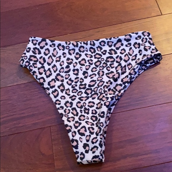 High waisted cheetah print bathing suit bottoms - Picture 3 of 3